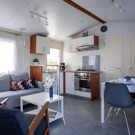 Knus En Modern Ingericht Chalet Met Gratis Wifi Βίλα Tzummarum Εξωτερικό φωτογραφία
