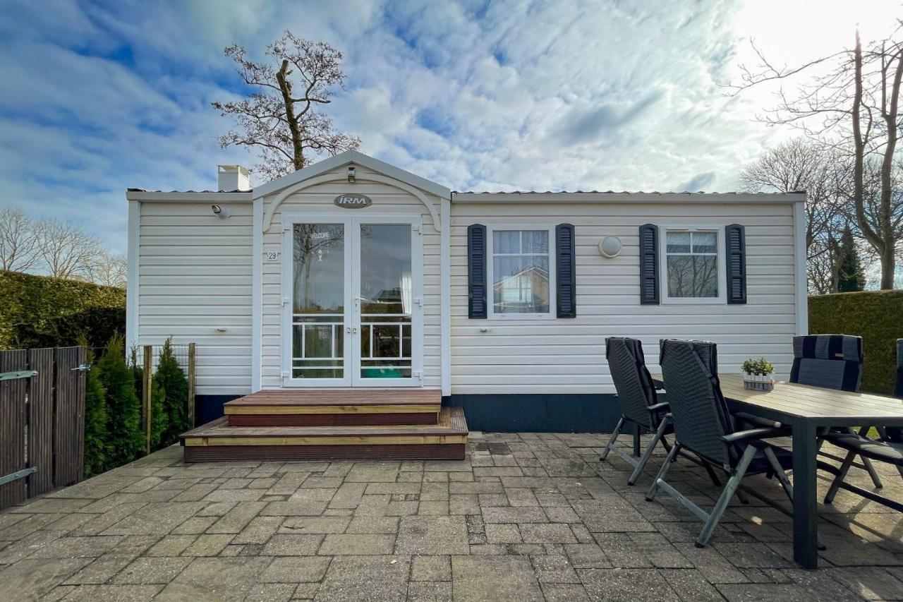Knus En Modern Ingericht Chalet Met Gratis Wifi Βίλα Tzummarum Εξωτερικό φωτογραφία