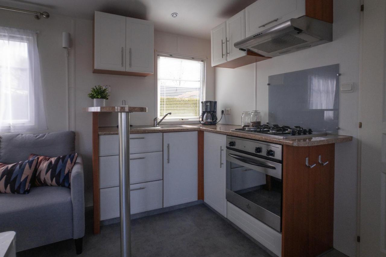 Knus En Modern Ingericht Chalet Met Gratis Wifi Βίλα Tzummarum Εξωτερικό φωτογραφία